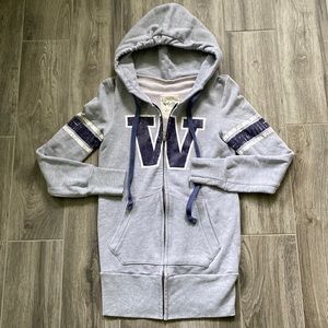 Rare find! University of Washington full zip hoody. Extra long length slim cut